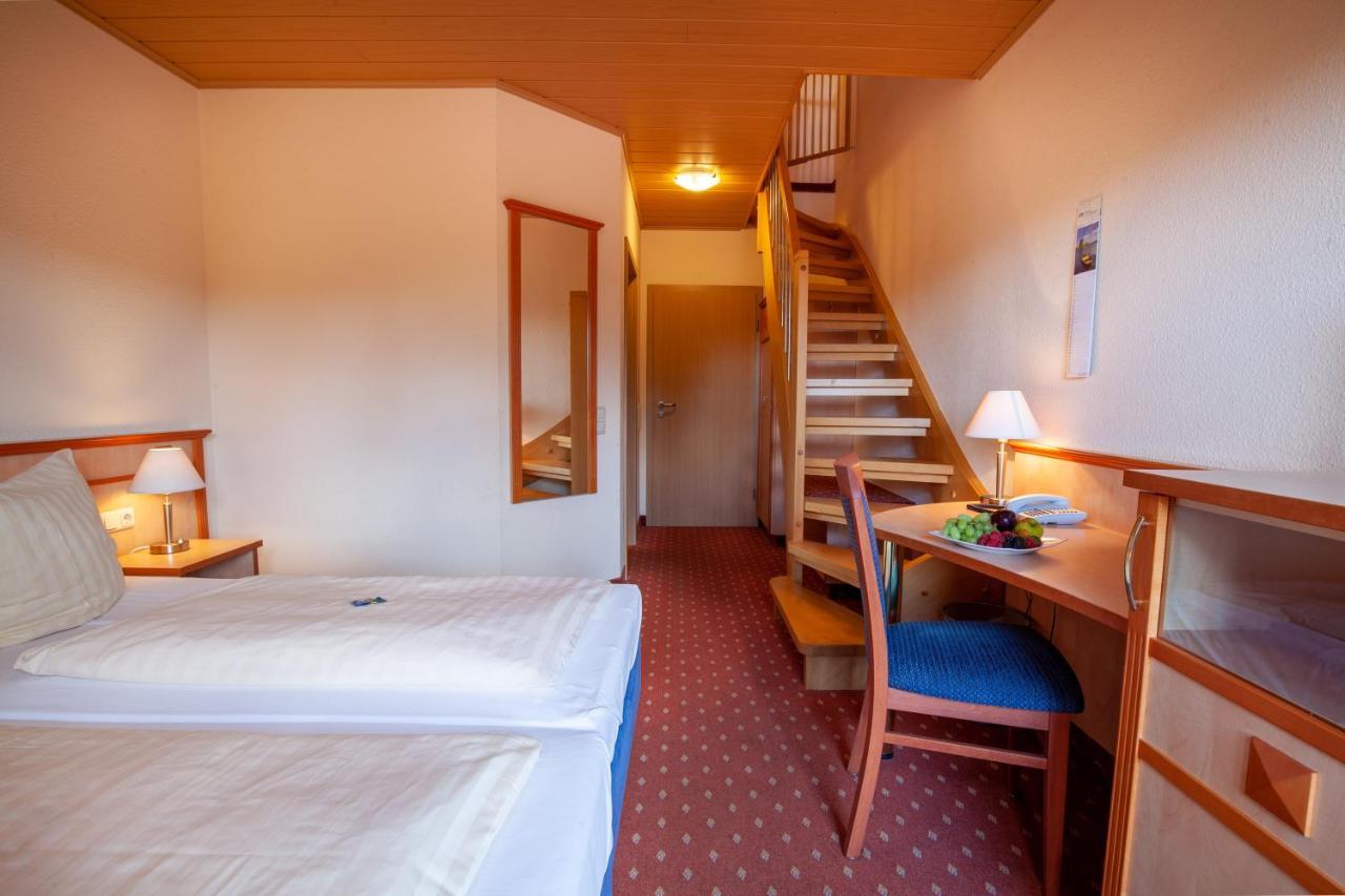 Landgasthof 'Zur Quelle' Wachtersbach Экстерьер фото